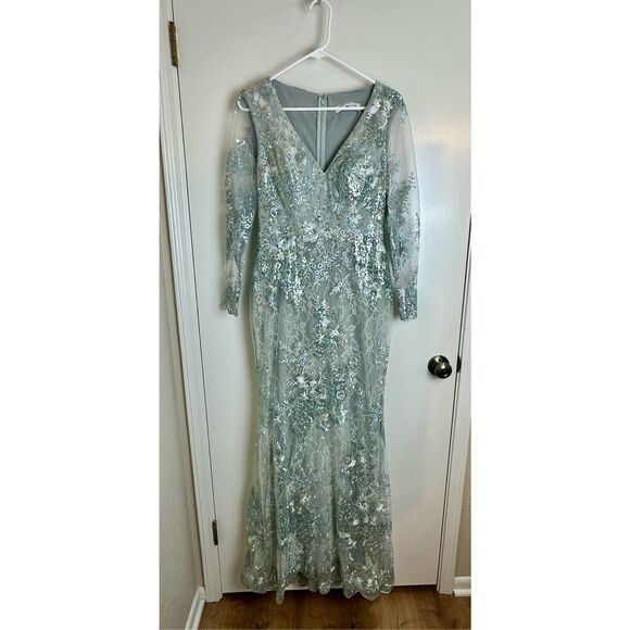 Mac Duggal NWT $698 size 8 EMBELLISHED V NECK ILLUSION LONG SLEEVE GOWN style 67 - Picture 7 of 16